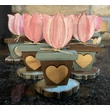handmade fa tulipán dekoráció parfüm mellé